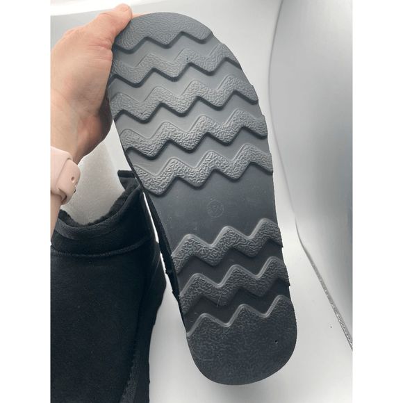 CUSHIONAIRE Women's COZY Genuine Suede pull on platform boot, Black 8.5 - Picture 6 of 6